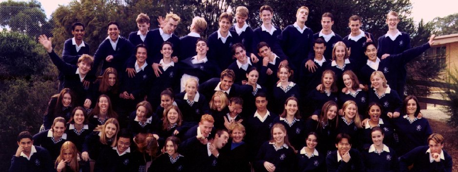 Class muck-up photo - click for photos from end of year 12